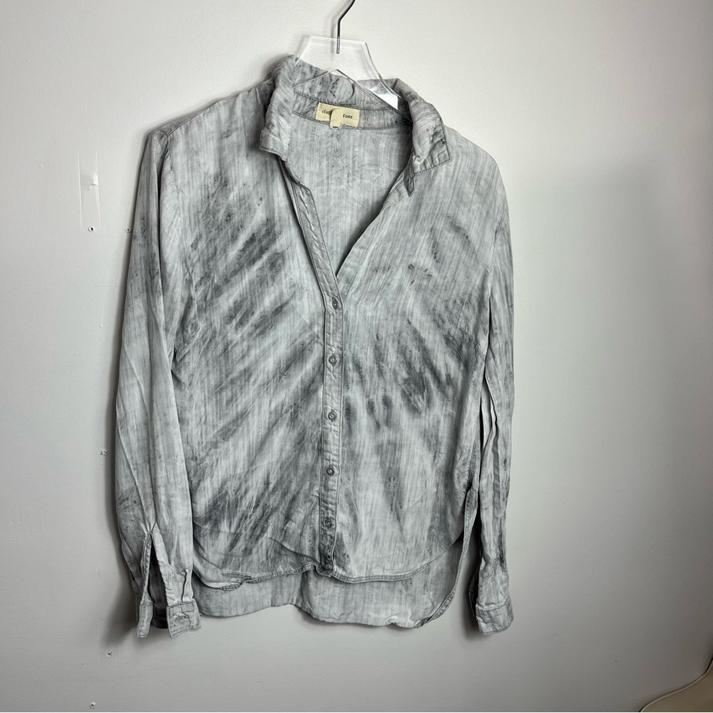 Cloth and Stone tencel button down tie-dye top size Medium 1528